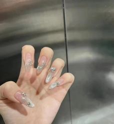 -悦指间美甲美睫