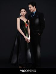 -雪中彩影婚纱摄影·微光艺术中心