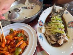 -雪湖煜辰鱼头老店(雪野湖店)