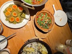 -帅巴人舅母子腊蹄民俗村