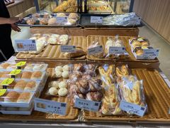 -顶东面包花园·生日蛋糕(世博店)