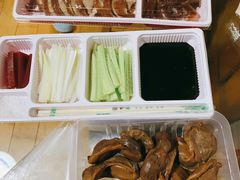 精品烤鸭-宝轩渔府·老字号海鲜·正宗津菜(水上店)