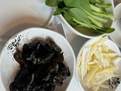 -德林酸菜鱼火锅(南丹店)