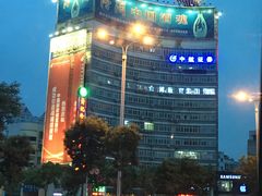 -胖东来生活广场(健康路店)