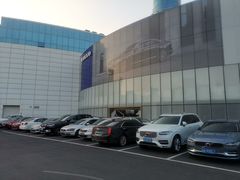 -杭州中沃沃尔沃4S店(滨江区店)