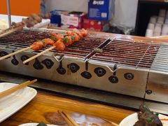 -哈尔滨小酒馆·鲜肉现穿自助烧烤(康新花园店)