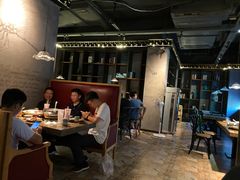 -童年小筑餐厅(申花路店)