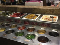 自助调料区-七欣天香辣蟹火锅(苏州东大街店)