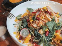 烤鸡胸肉芒果芝士沙拉-地狱厨房Hell's  Kitchen(美丽熙街店)