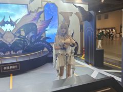 -上海跨国采购会展中心