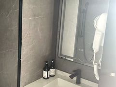 -全悦酒店(广州天河林和西地铁站店)