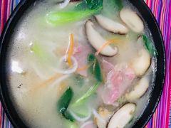 -香巴拉云南餐厅(华莱坞店)