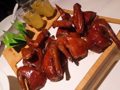 红烧乳鸽-汤城小厨•粤菜•靓汤(苏州街店)