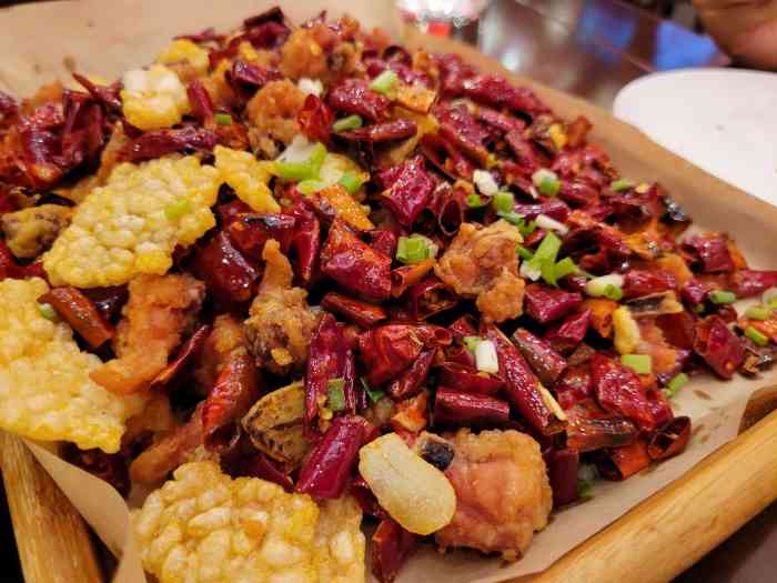 天府食舫(四川大厦店)-"最近特别馋酸辣粉,大先生带我来打卡驻京办.