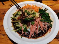 老滇凉米线-老滇山寨•云南特色菜•地方菜•民族风情歌舞表演(金碧店)