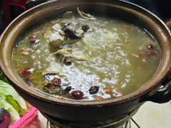 连州果园鸡-威邵鸡煲(西华路总店)