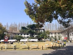 -同济大学本部学苑饮食广场