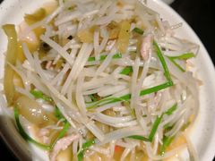 绿豆芽榨菜炒肉丝-老头儿油爆虾·知味杭州(爱琴海购物中心)