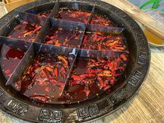 -渝嘴小老弟老火锅(华新村店)