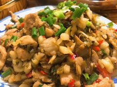酸菜炒肉-朗妈私房菜(婺女州店)