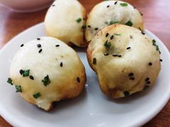 生煎-老字号眼镜子煎包汤包店