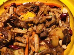-多嘴超级肉蟹煲(杉杉国潮主题店)