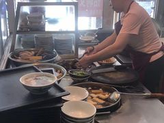 -松树干拌面店