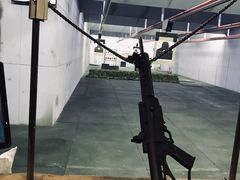 -都市枪神实弹射击俱乐部