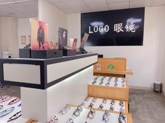 -LOGO眼镜·蔡司品牌折扣店(龙华清湖店)