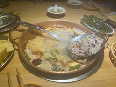 -洱火云南酸菜牛肉火锅(石景山当代商城店)