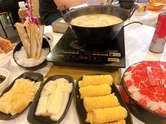 -鲜入围煮花胶鸡海鲜火锅