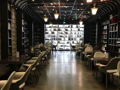 -钟书阁(松江泰晤士小镇店)