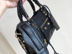 -BALENCIAGA(恒隆广场店)