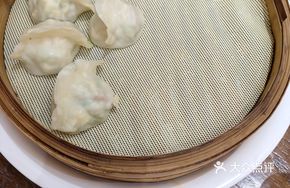 Shrimp and Loofah Steamed Dumplings