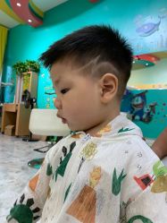 -爆米花儿童美发乐园