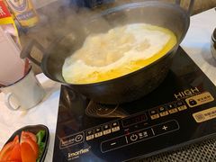 -鲜入围煮花胶鸡海鲜火锅