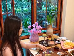 -月亮眼花园餐厅书吧酒吧