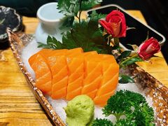 三文鱼厚切刺身-千羽鹤海鲜居酒屋Bistro(大望路店)