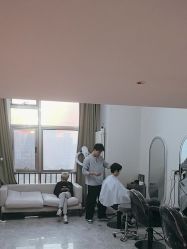 -米娜造型蛋白烫发