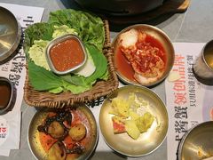 -草家酱蟹炭火烤肉店(珲春南路一店)