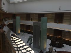 -上海滴水湖皇冠假日酒店