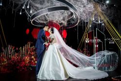 点击看大图 -拉瑞娜LaReine婚纱礼服高级定制