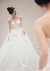 -LOVE SHINE婚纱·红鼎庄龙凤褂·妈妈装定制
