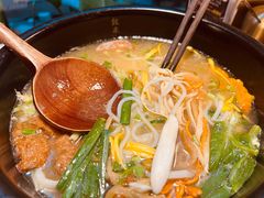 -银米·云南传统过桥米线(双廊黑金冠店)