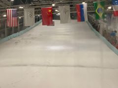 -乔波室内滑雪场