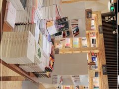 -新华里咖啡书吧(新华书店小寨店)