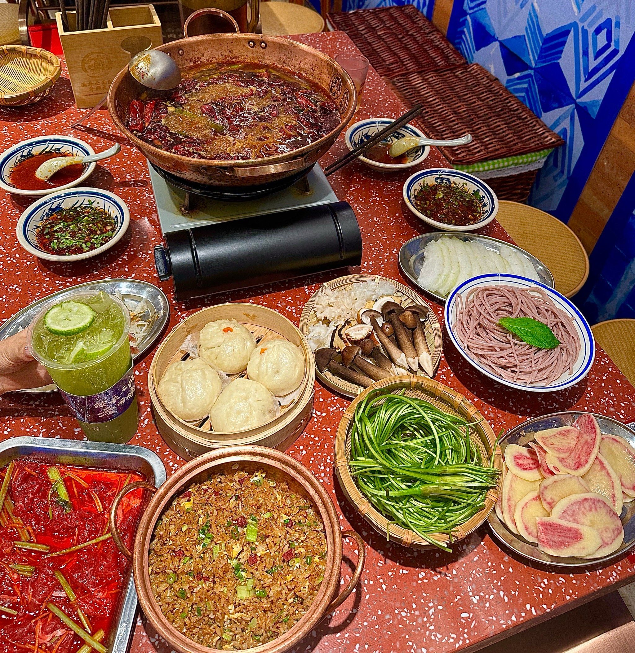 这么哇塞的云南酸菜火锅.我大西安怎么少的