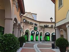 -佛罗伦萨小镇广佛名品奥特莱斯(疏港路店)