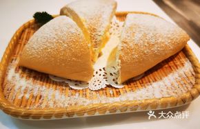 Snowflake Cheese Bun