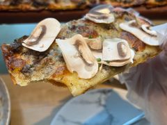 松露牛肉薄底披萨-魏客咖啡(中铁中心店)